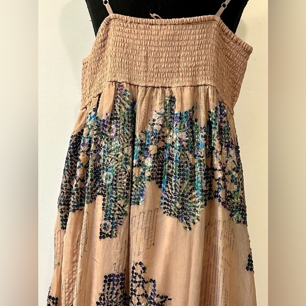 NWT Anthropologie Let Met Be Deep-V Dress in Neutral Motif Size Medium - Picture 7 of 16